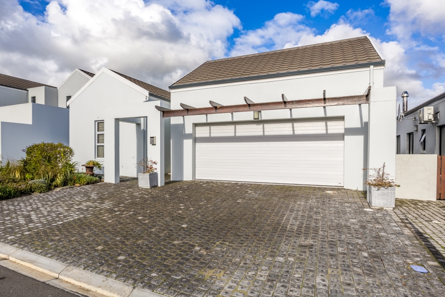 3 Bedroom Property for Sale in Jakarandas Western Cape
